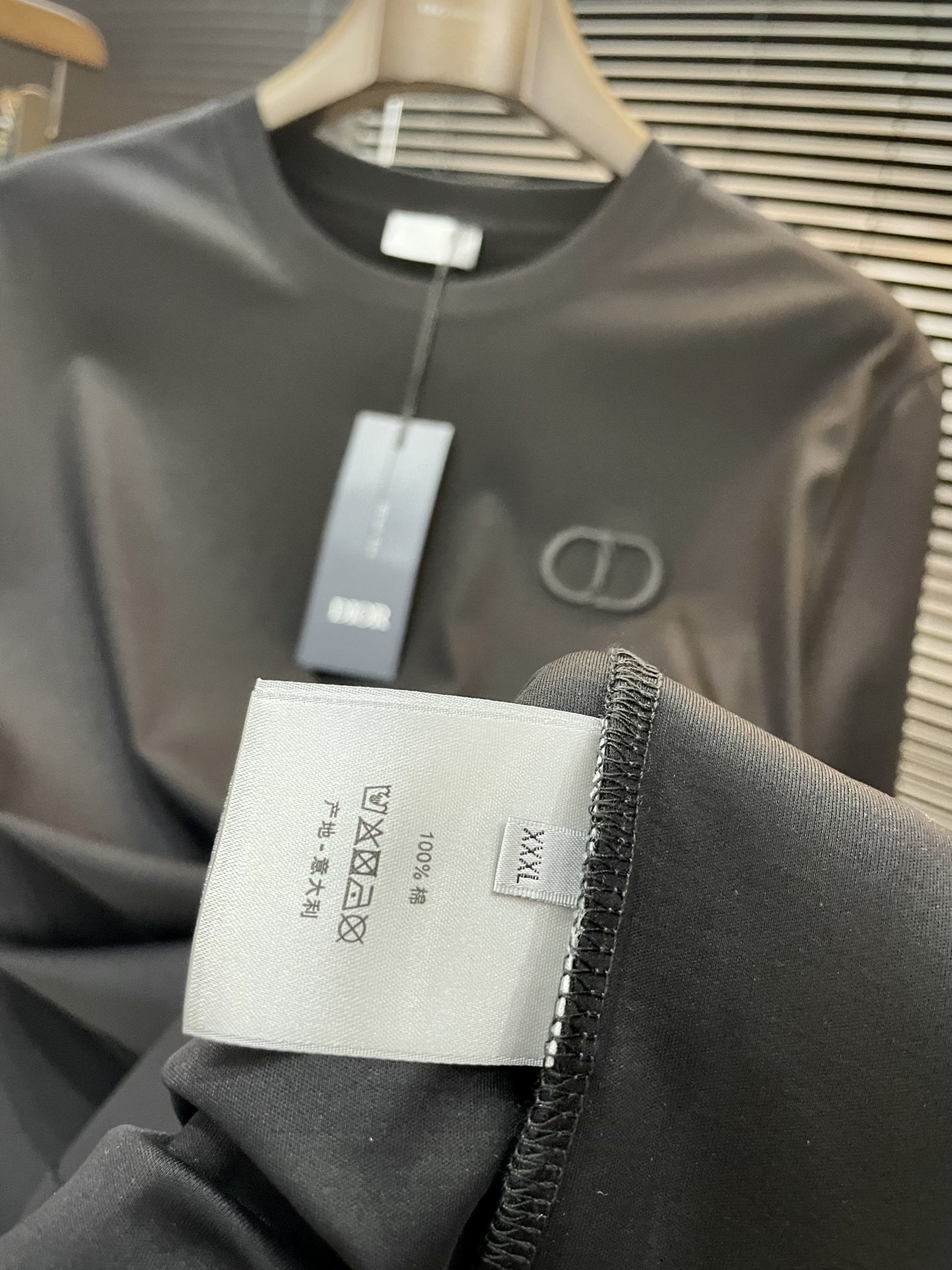  ♠ Dior-（迪奥）系列 VIP高级定制 2025春夏季新款短袖  百搭款式 任何人都可以轻松驾驭 