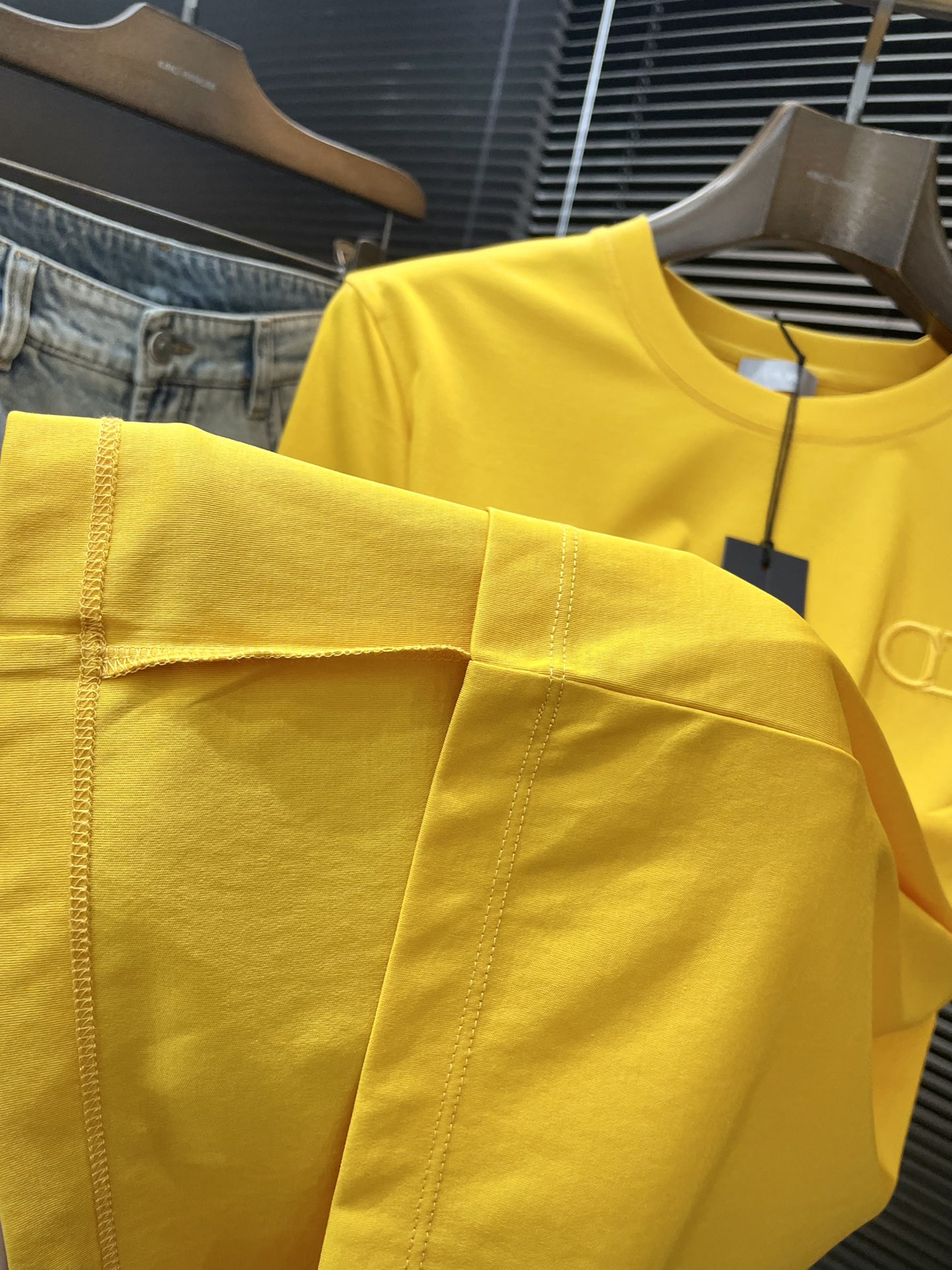  ♠ Dior-（迪奥）系列 VIP高级定制 2025春夏季新款短袖  百搭款式 任何人都可以轻松驾驭 