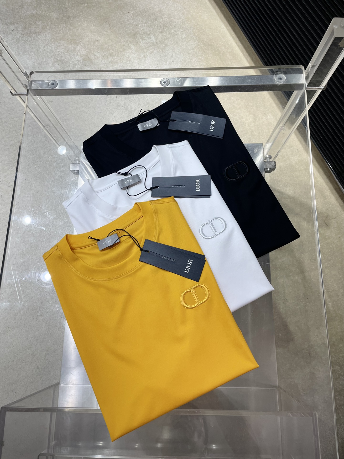  ♠ Dior-（迪奥）系列 VIP高级定制 2025春夏季新款短袖  百搭款式 任何人都可以轻松驾驭 