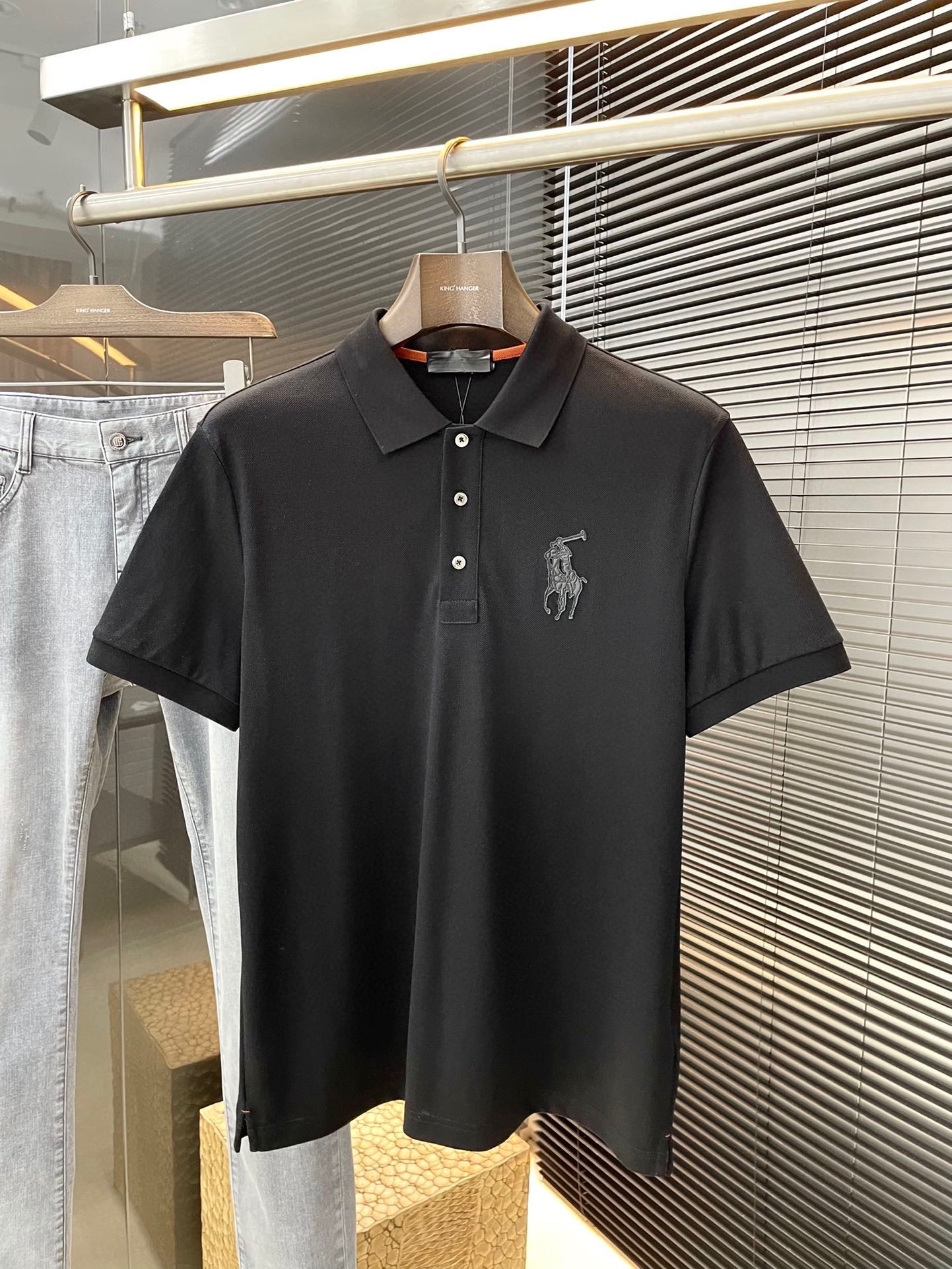 NO:453993,P Ralph Lauren's latest POLO short-sleeved sleeves, using the latest mulberry silk cotton fabric, which is resistant to washing and not easy to fade, has a soft feel and soft and comfortable composition. Classic design style, special customization, simple cutting and splicing, reflecting the extraordinary craftsmanship of workers, full of high-end and fashionable feeling!  The style is quite good at casual and versatile. Size M-3XL, loro piana, T-shirt, alexander wang19860909P  拉夫劳伦Ralph Lauren（保罗）最新款POLO短袖,采用最新桑蚕丝棉面料,耐水洗不易掉色,手感柔软、成分柔软舒适 经典设计风格 特殊定制 简单的裁剪方式拼接,体现出工人不凡的工艺,高端时尚感十足！版型相当赞休闲百搭款.尺码 M-3XL,,loro piana,T-shirt,alexander wang,Men's clothing