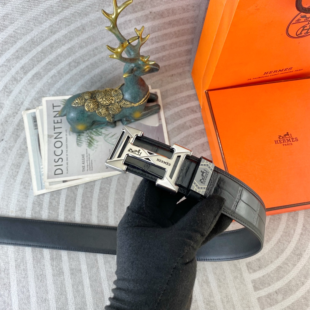 爱马仕💕 特种皮腰带系列 ，原厂五金精品不锈钢扣，手感柔软舒适 宽3.8CM。