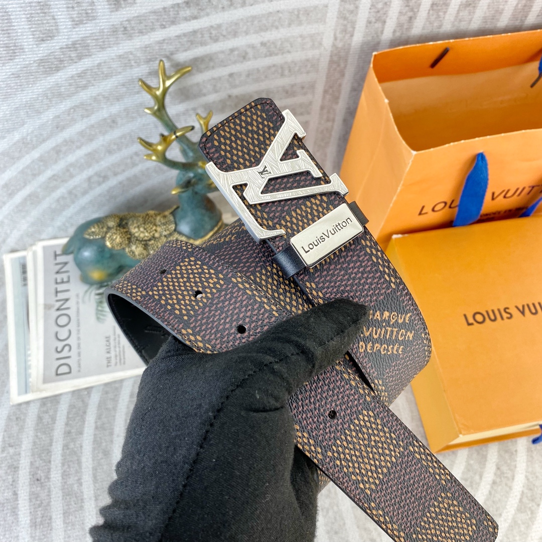 LV💕 特种皮腰带系列 ，原厂五金精品不锈钢扣，手感柔软舒适 宽3.8CM。