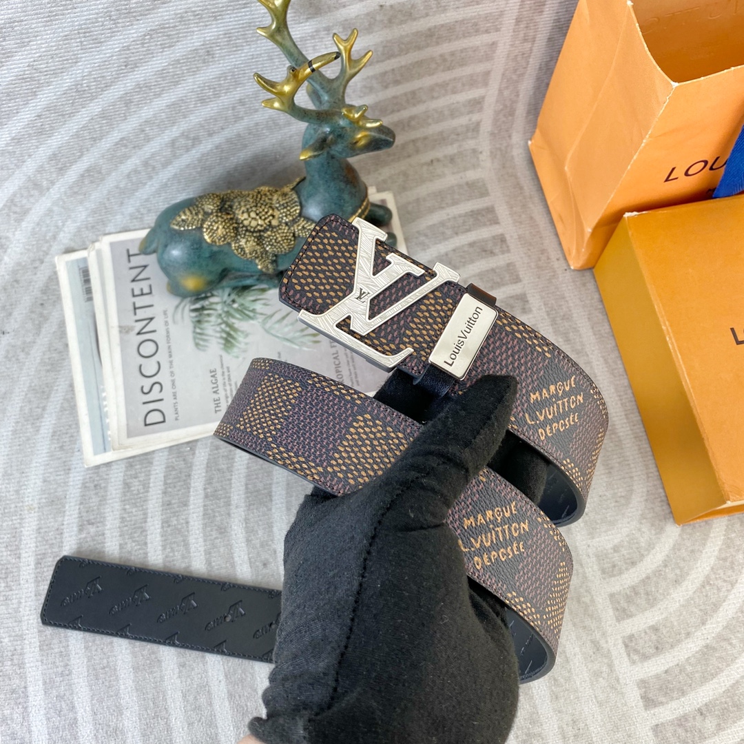 LV💕 特种皮腰带系列 ，原厂五金精品不锈钢扣，手感柔软舒适 宽3.8CM。