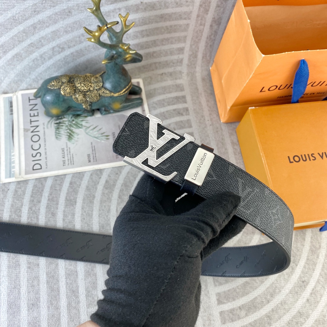 LV💕 特种皮腰带系列 ，原厂五金精品不锈钢扣，手感柔软舒适 宽3.8CM。