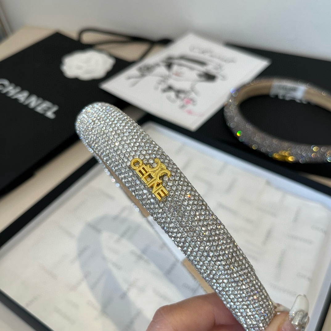 🆕

Celine赛琳新款发箍