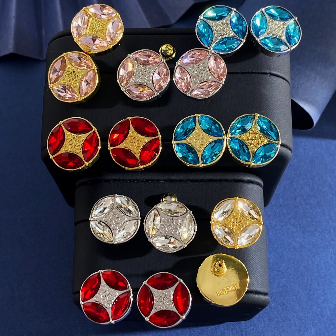  LE94 55 55
LOEWE罗意威高级感轻奢金属菱形星罗意威logo彩钻时尚几何圆形耳钉 黄铜材料