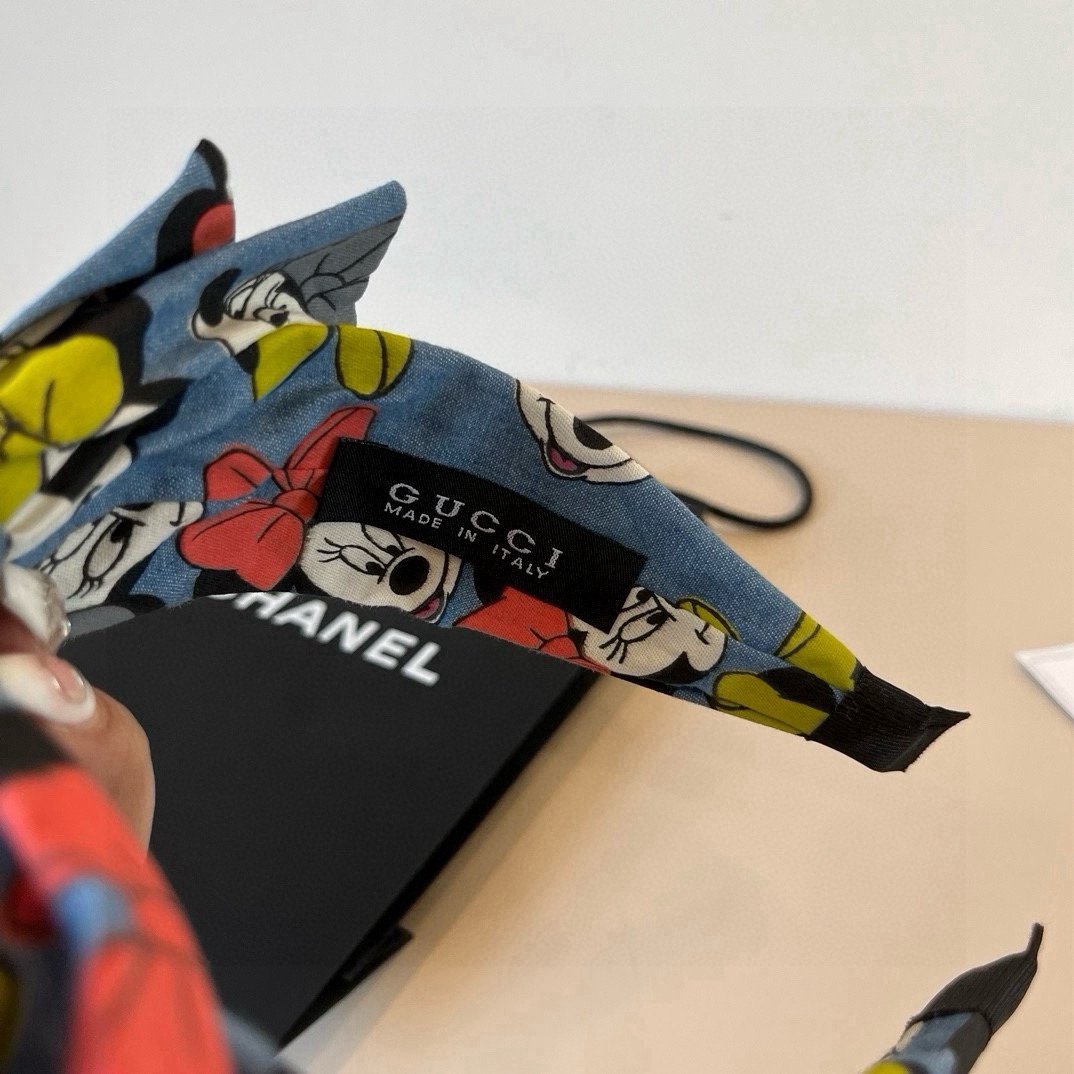 🆕

Gucci古奇发箍、米奇蝴蝶结牛仔头箍