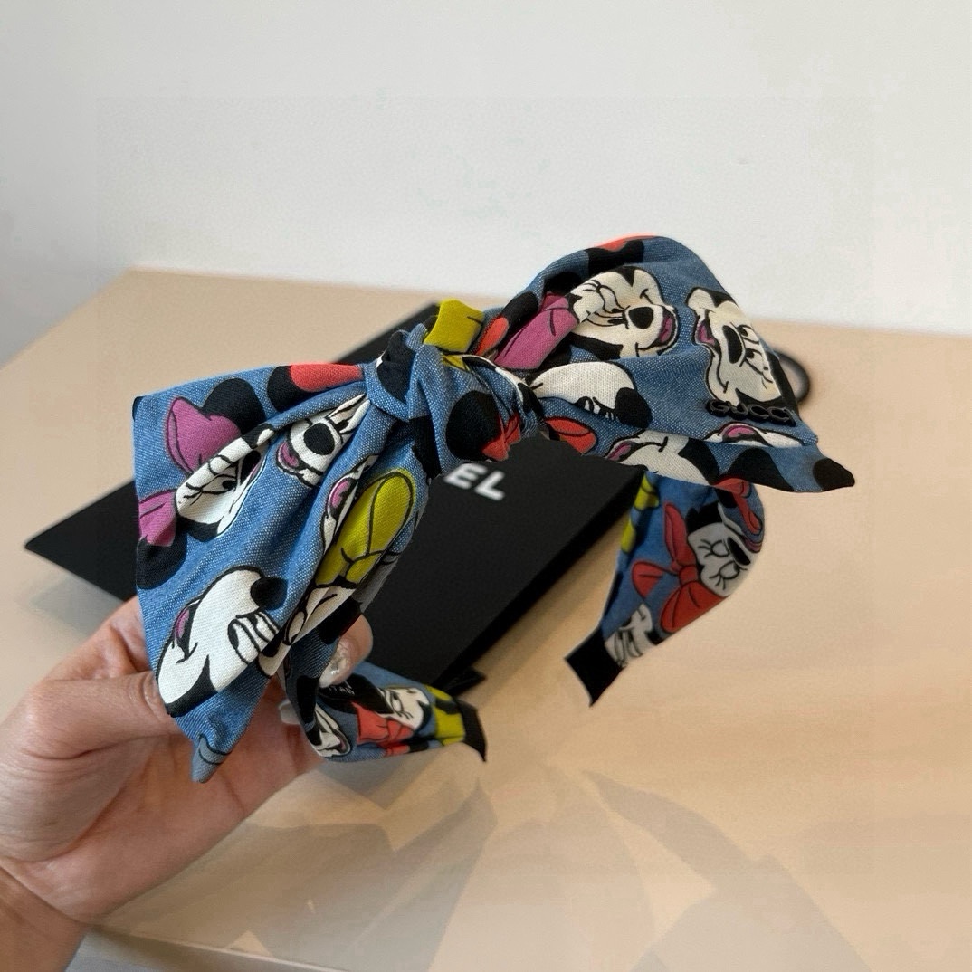 🆕

Gucci古奇发箍、米奇蝴蝶结牛仔头箍