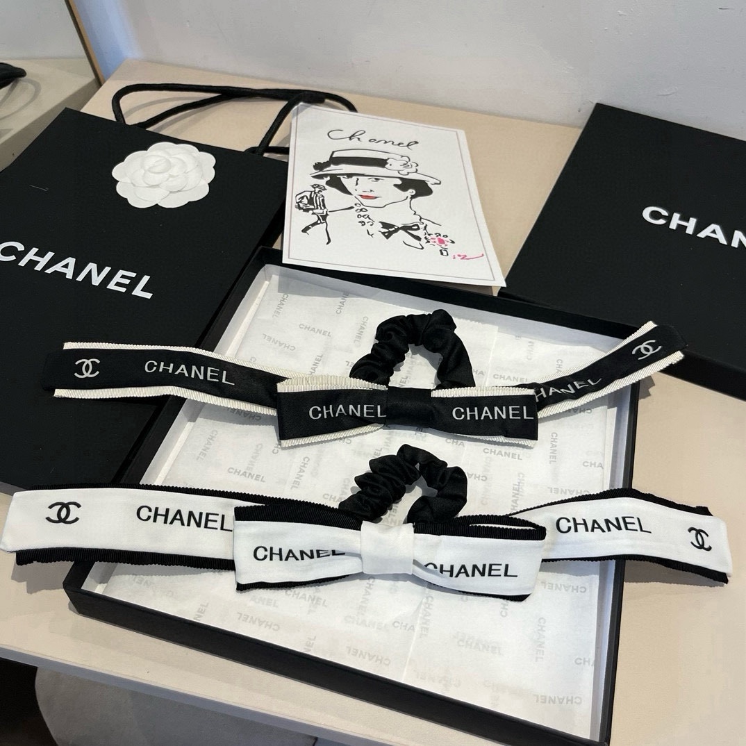 🆕

Chanel香奈儿 香奶奶最爱蝴蝶结发圈