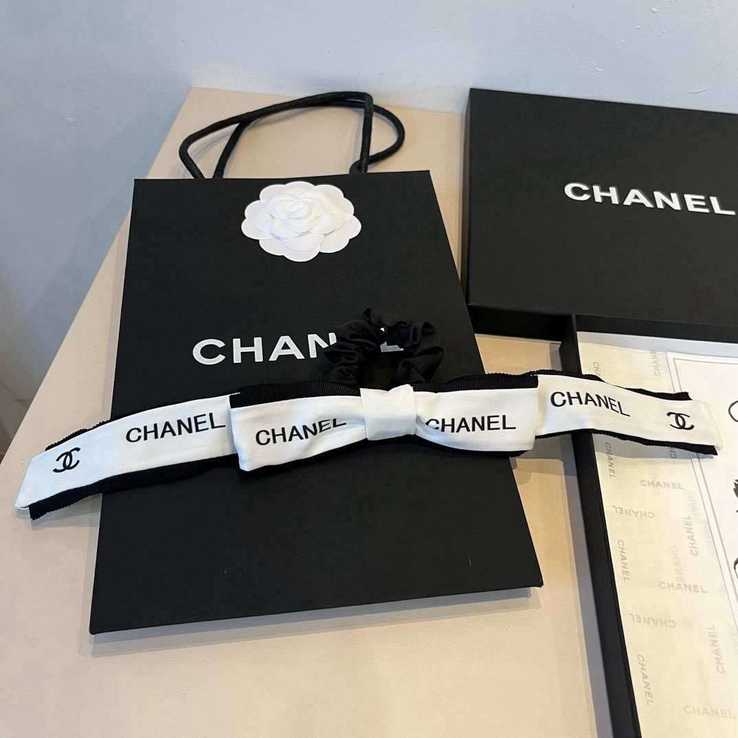 🆕

Chanel香奈儿 香奶奶最爱蝴蝶结发圈