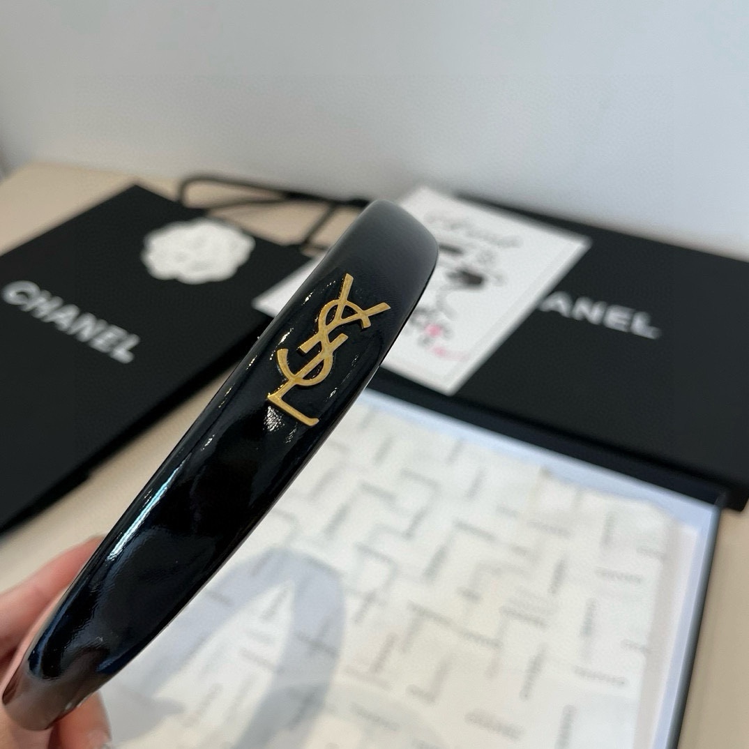 🆕

ysl 圣罗兰新款发箍