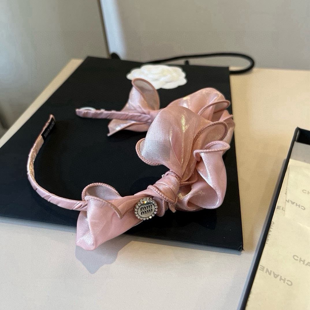 🆕

miumiu缪缪新款发箍
