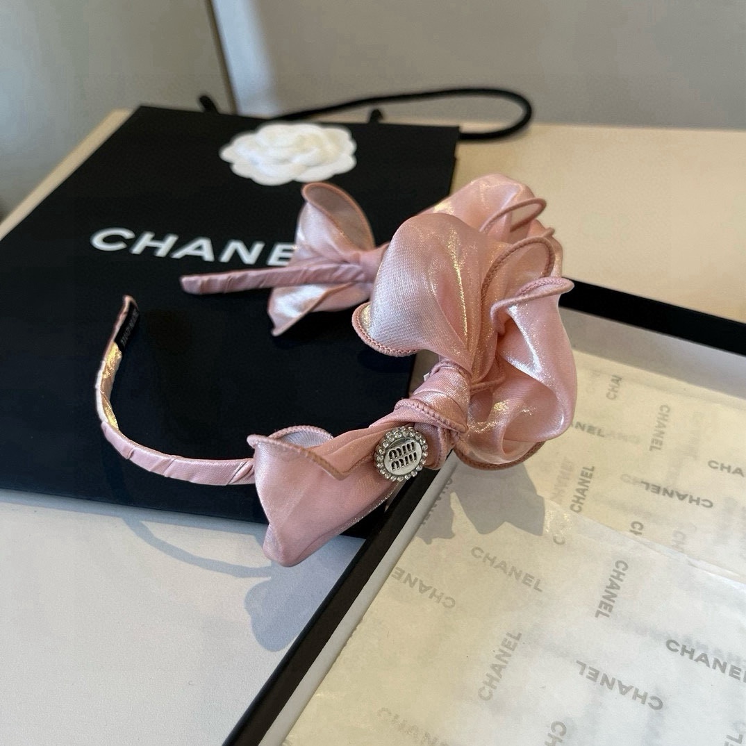 🆕

miumiu缪缪新款发箍
