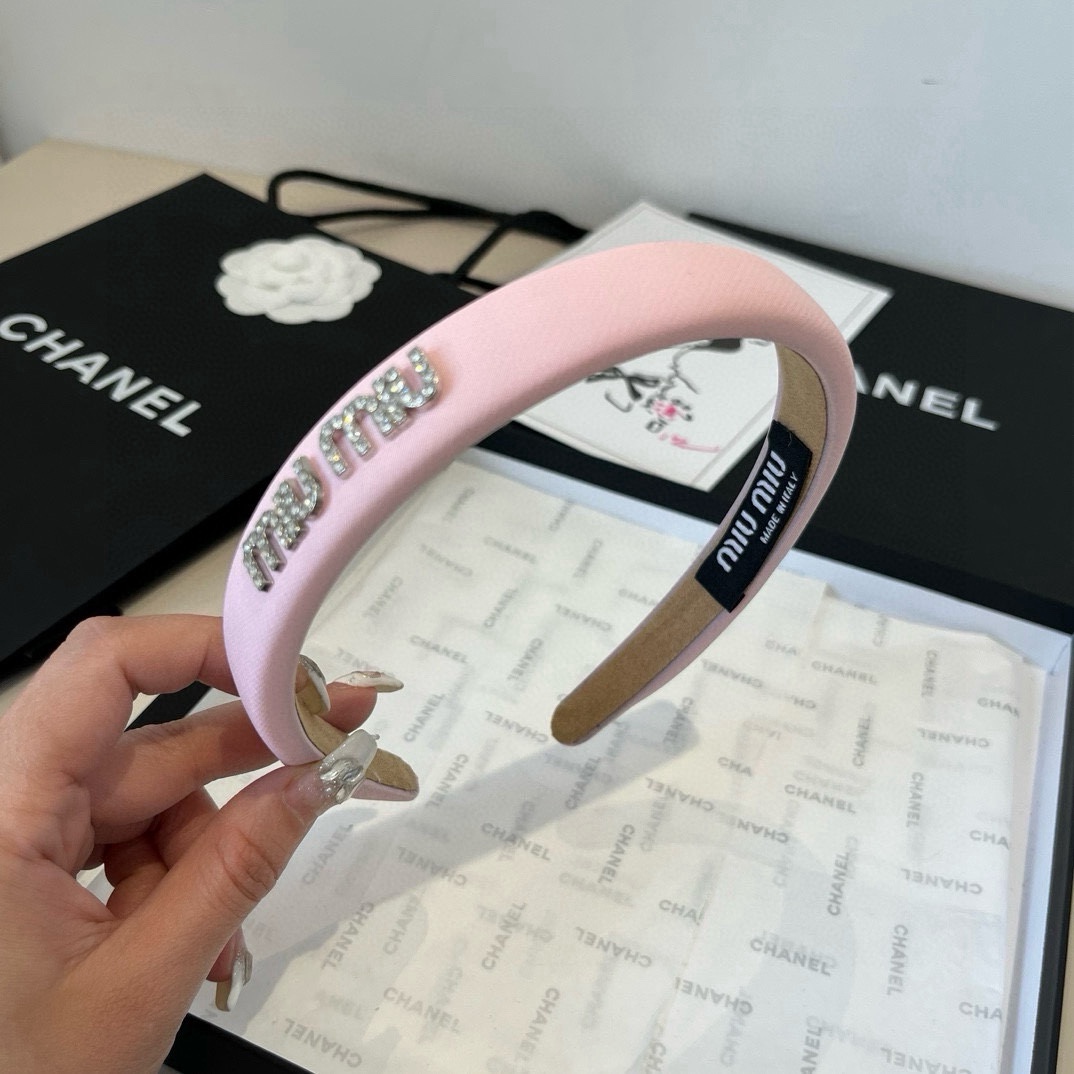 🆕

miumiu缪缪新款发箍