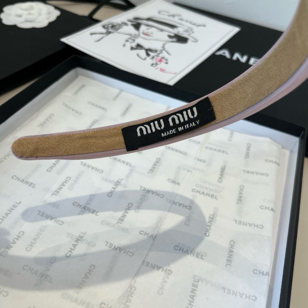 🆕

miumiu缪缪新款发箍