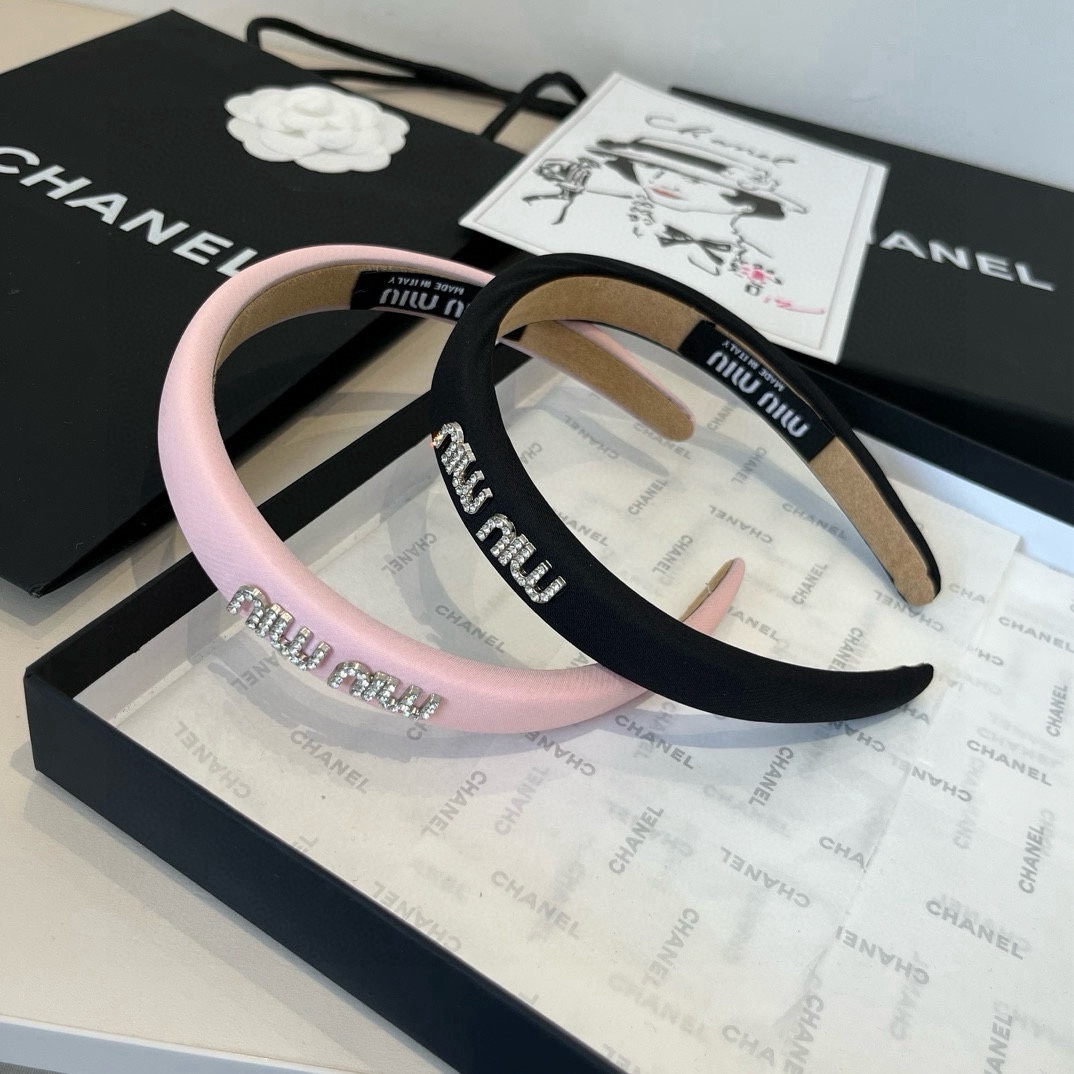 🆕

miumiu缪缪新款发箍