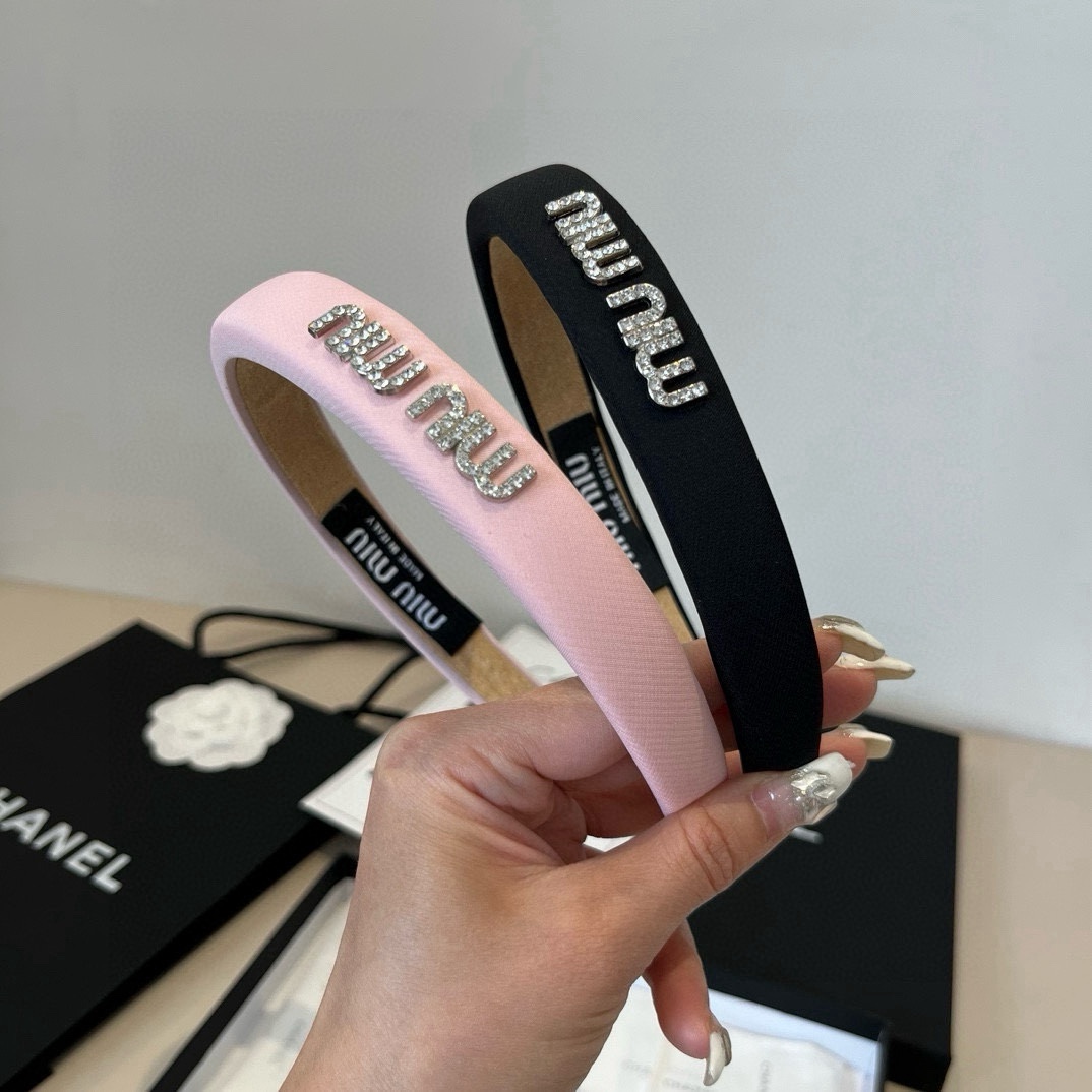 🆕

miumiu缪缪新款发箍