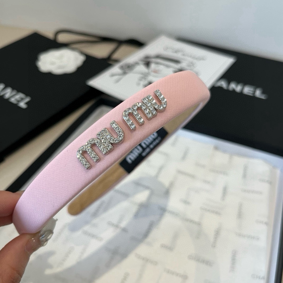 🆕

miumiu缪缪新款发箍
