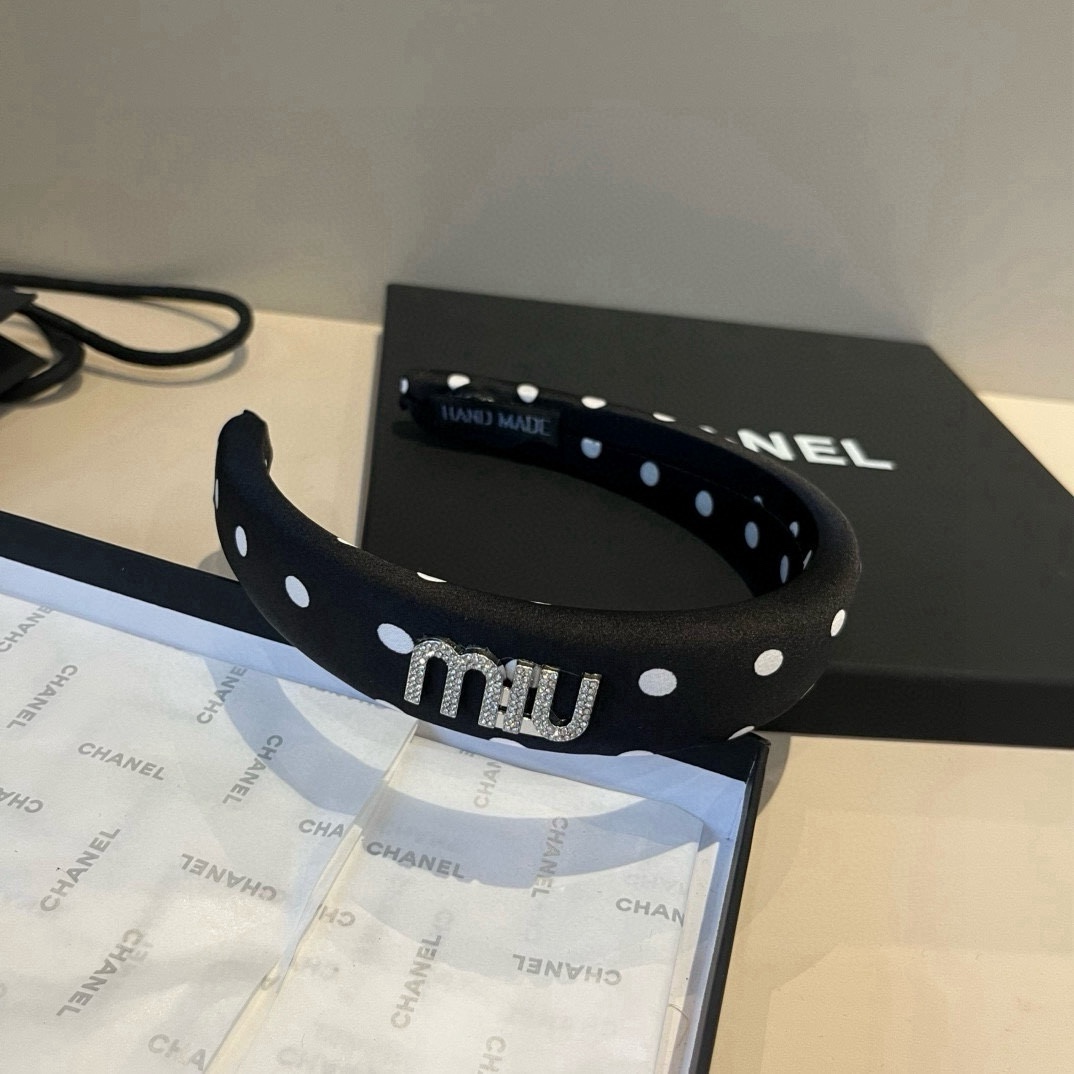 🆕

miumiu缪缪新款发箍