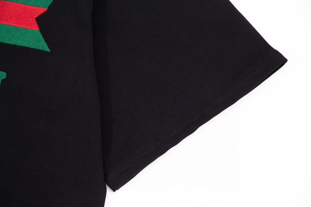 古驰/Gucci 夏季新款 双G互扣标识超大造型刺绣圆领短袖T恤 黑色/杏色-Chinese UA Cheap High Quatity Brand Clothes Bags handbags Sneakers wholesale wholesaler seller from China Factory suppliers Fashion Clothing Shoes best Quality Beautiful Price 古驰/Gucci 夏季新款 双G互扣标识超大造型刺绣圆领短袖T恤 黑色/杏色