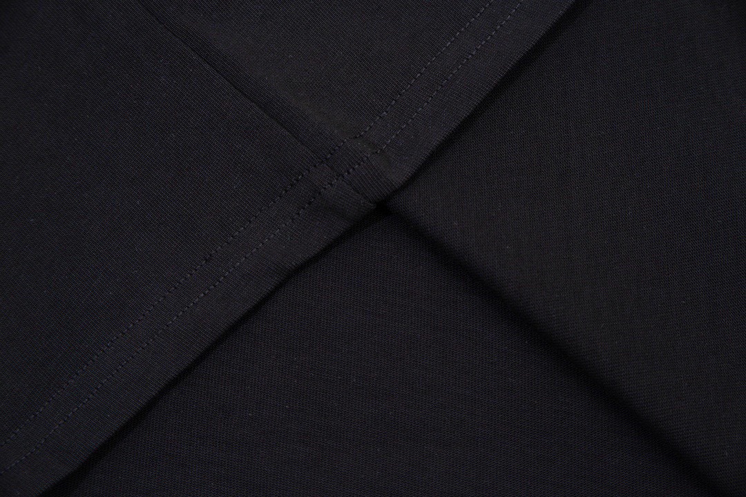 古驰/Gucci 夏季新款 双G互扣标识超大造型刺绣圆领短袖T恤 黑色/杏色-Chinese UA Cheap High Quatity Brand Clothes Bags handbags Sneakers wholesale wholesaler seller from China Factory suppliers Fashion Clothing Shoes best Quality Beautiful Price 古驰/Gucci 夏季新款 双G互扣标识超大造型刺绣圆领短袖T恤 黑色/杏色