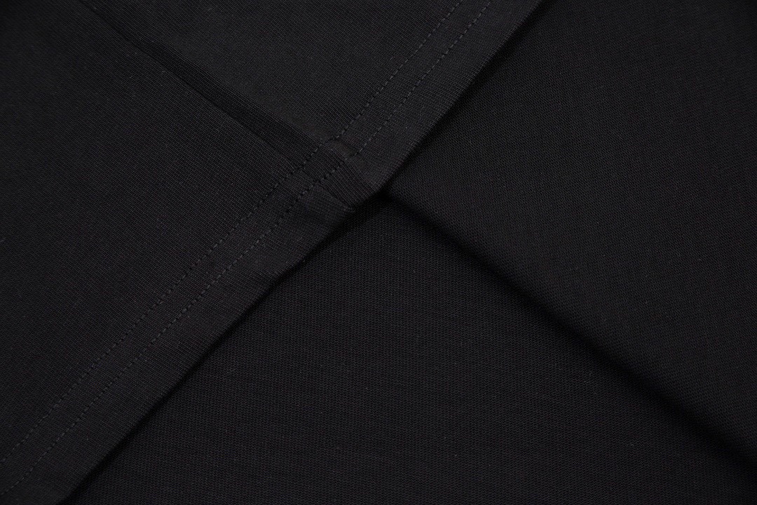 古驰/Gucci 夏季新款 双G互扣标识超大造型刺绣圆领短袖T恤 黑色/杏色-Chinese UA Cheap High Quatity Brand Clothes Bags handbags Sneakers wholesale wholesaler seller from China Factory suppliers Fashion Clothing Shoes best Quality Beautiful Price 古驰/Gucci 夏季新款 双G互扣标识超大造型刺绣圆领短袖T恤 黑色/杏色