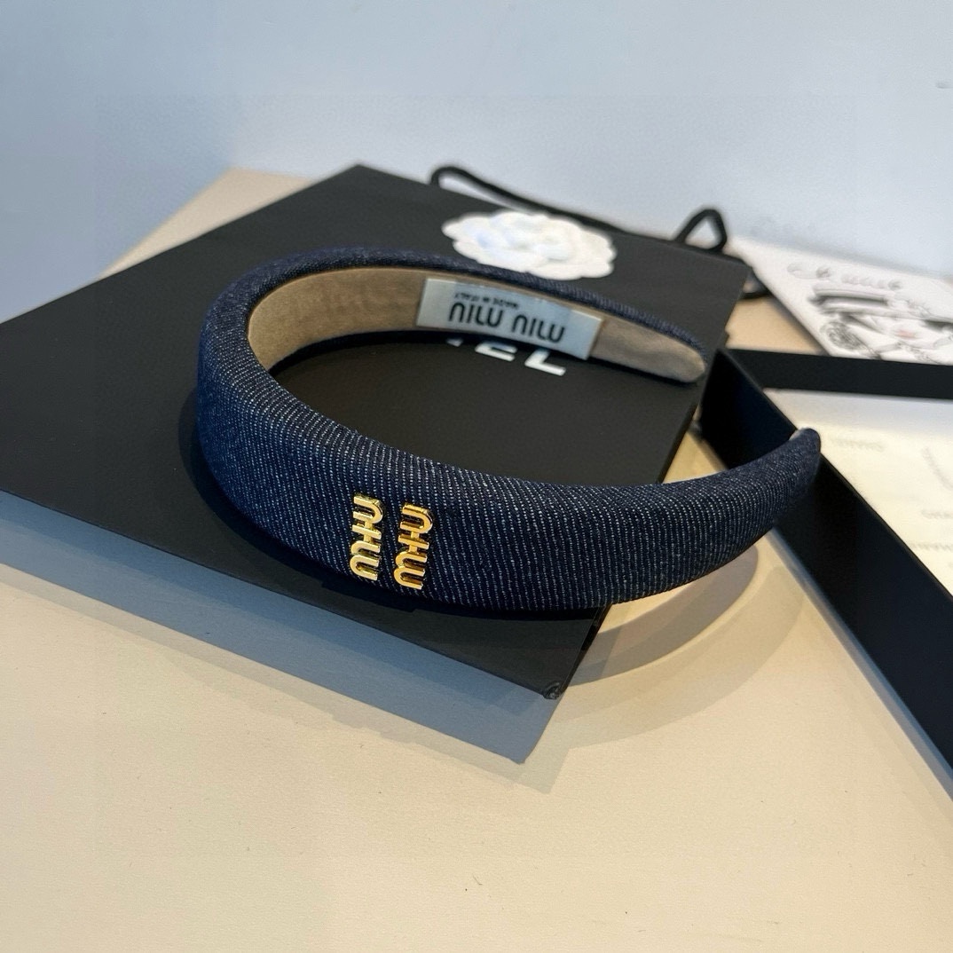 🆕

miumiu缪缪牛仔发箍，高端定制名媛必备哦你