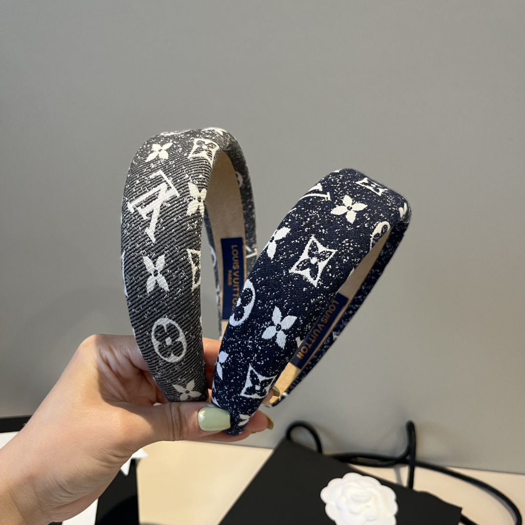 🆕

Lv路易威登新款发箍