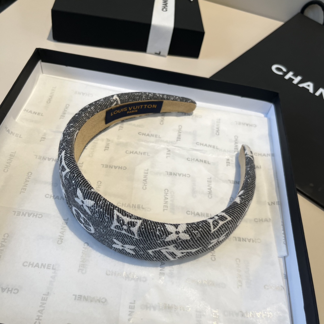 🆕

Lv路易威登新款发箍