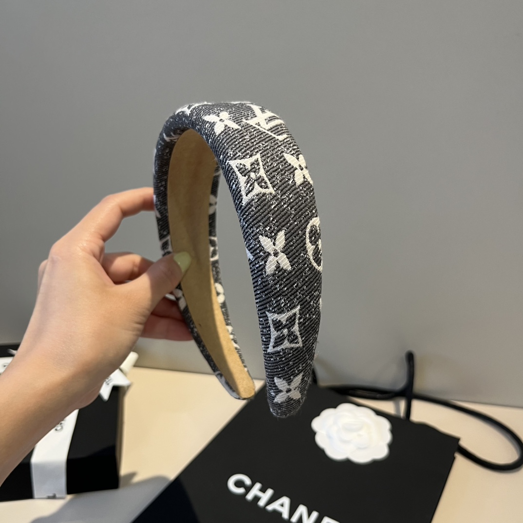 🆕

Lv路易威登新款发箍