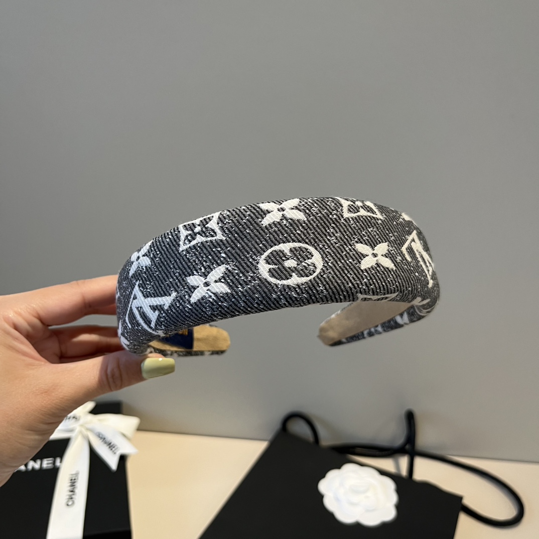 🆕

Lv路易威登新款发箍