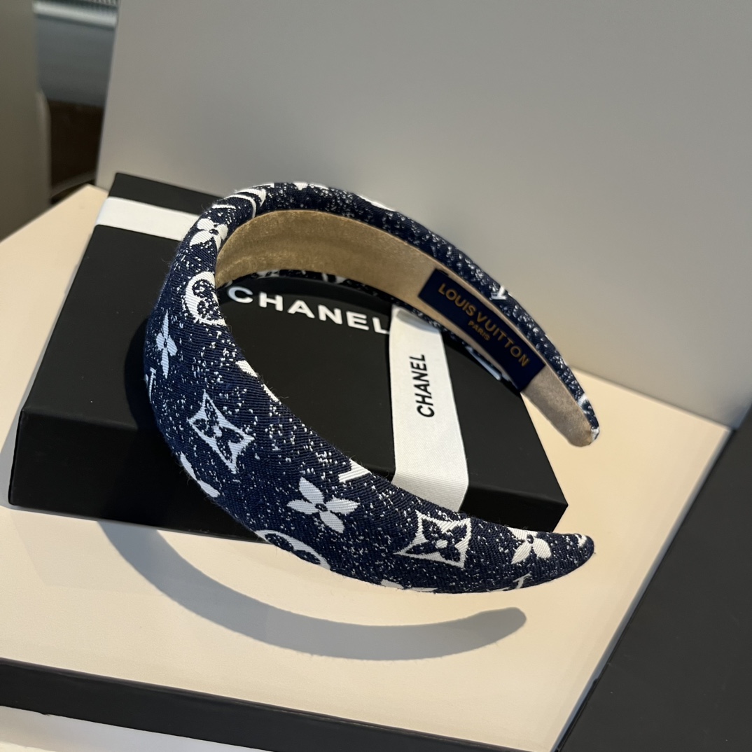 🆕

Lv路易威登新款发箍