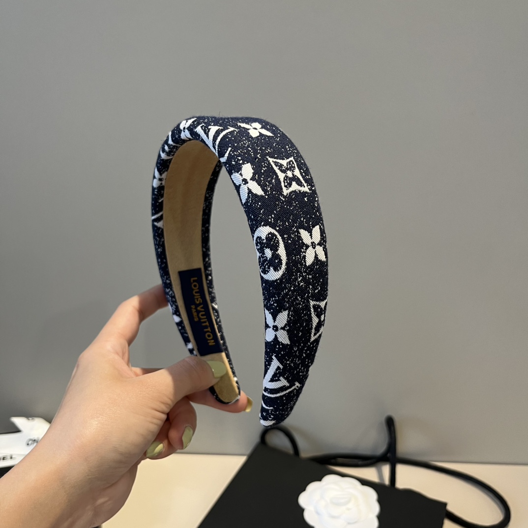 🆕

Lv路易威登新款发箍