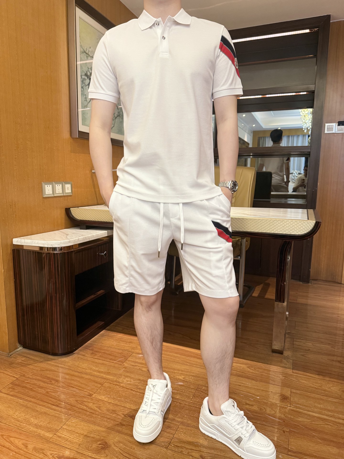 NO:453628,Bangu - 2025 latest hot-selling sets are shipped, and European and American hot-selling items!  Selected Italian imported fine cotton fabrics with simple designs, and the webbing design on the cuffs highlights fashion. You cannot miss it. Size 48-56 (model 180/140 wears 50, with Hong Kong Lane Crawford gift box packaging), Moncler, alexander wang19860909蒙口-2025最新爆款套装出货 欧美热销单品！精选意大利进口精棉面料搭配简约的设计,袖口的织带设计彰显时尚 您不容错过.尺码48-56（模特180/140穿50,配香港连卡佛礼盒包装）,,Moncler,alexander wang,Men's clothing