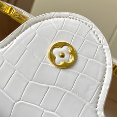 【广州货顶级原版】M86154 本款Capucines BB手袋为 Monogram 鳄鱼纹拼尖花和装饰 【广州货顶级原版】M86154 本款Capucines BB手袋为 Monogram 鳄鱼纹拼尖花和装饰