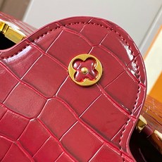 【广州货顶级原版】M86154 本款Capucines BB手袋为 Monogram 鳄鱼纹拼尖花和装饰 【广州货顶级原版】M86154 本款Capucines BB手袋为 Monogram 鳄鱼纹拼尖花和装饰