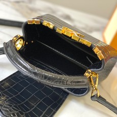 【广州货顶级原版】M86153 本款Capucines 迷你手袋为 Monogram 鳄鱼纹拼尖花和装饰 【广州货顶级原版】M86153 本款Capucines 迷你手袋为 Monogram 鳄鱼纹拼尖花和装饰