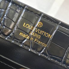 【广州货顶级原版】M86153 本款Capucines 迷你手袋为 Monogram 鳄鱼纹拼尖花和装饰 【广州货顶级原版】M86153 本款Capucines 迷你手袋为 Monogram 鳄鱼纹拼尖花和装饰