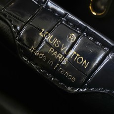 【广州货顶级原版】M86154 本款Capucines BB手袋为 Monogram 鳄鱼纹拼尖花和装饰 【广州货顶级原版】M86154 本款Capucines BB手袋为 Monogram 鳄鱼纹拼尖花和装饰