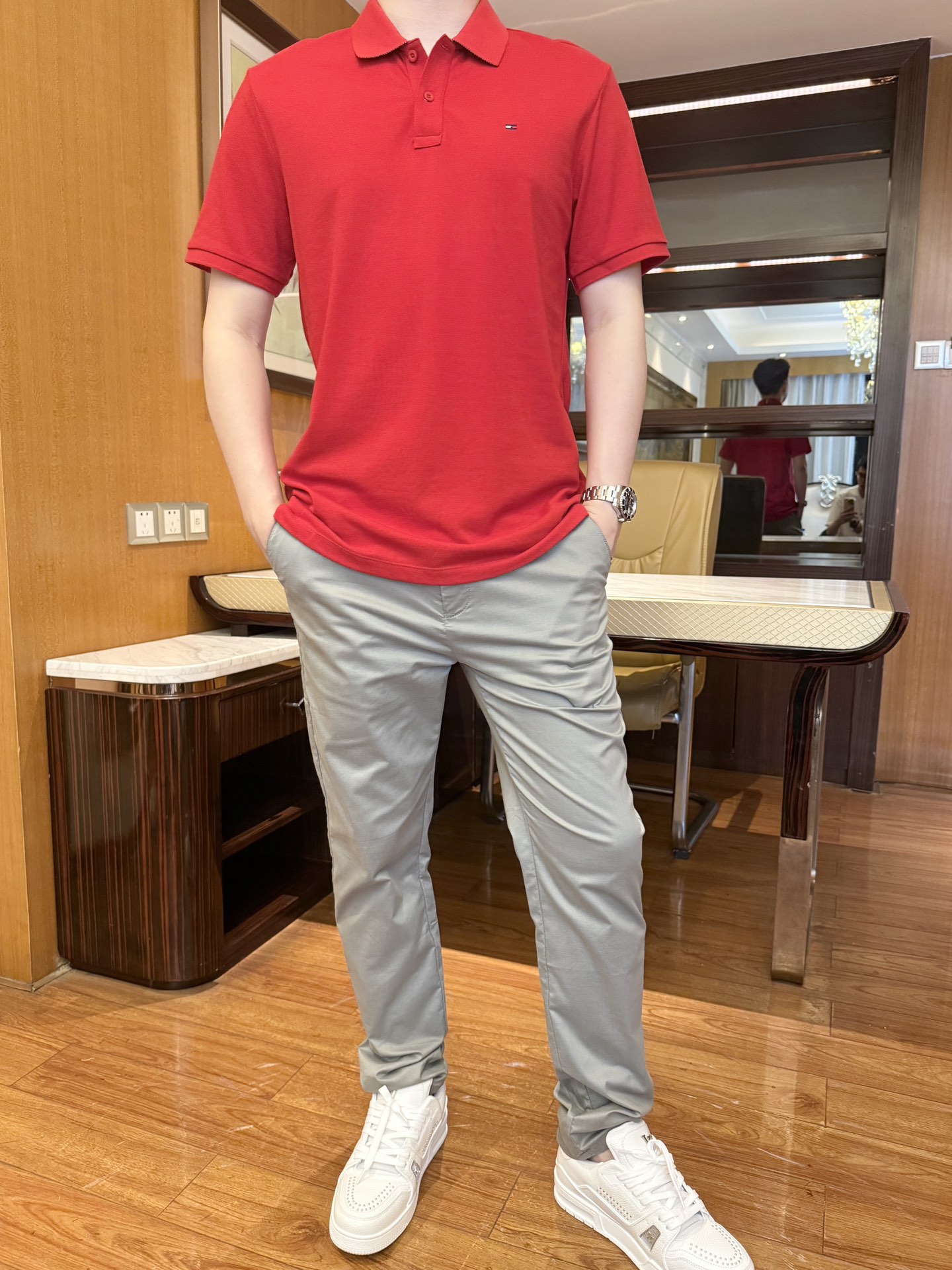 NO:453656,Tommy-2025 counter latest hot-selling Polo, London counter hot-selling items!  Selected Italian imported fine cotton fabrics with the latest designs, brand embroidery on the chest highlights taste, business and casual boutique. Size: 48-56 (model 180/140 wears 50, with Hong Kong Lane Crawford gift box packaging), alexander wang19860909汤米-2025专柜最新爆款Polo出货 伦敦专柜热销单品！精选意大利进口精棉面料搭配最新的设计,胸口的品牌刺绣彰显品味 商务休闲精品.尺码:48-56（模特180/140穿50,配香港连卡佛礼盒包装）,,alexander wang,Men's clothing