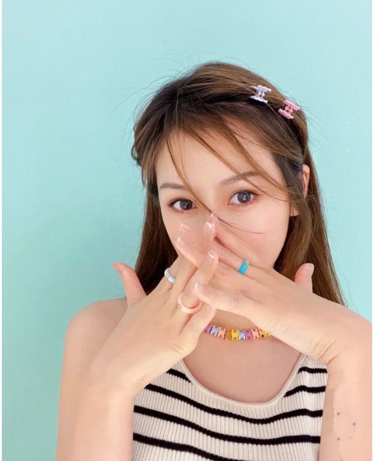 【】一套 、Celine 赛琳发夹 ™ 一直是简约时尚界的标杆大胆的设计 百看不厌▪️搭配起来更Fash