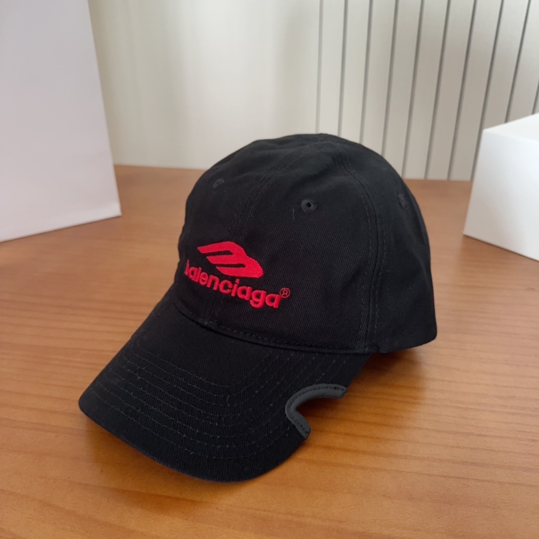 新品Balencia*a 巴黎世家刺绣字母新款棒球帽
现货秒发🧢简约时尚超级无敌好看的帽子!情侣款!