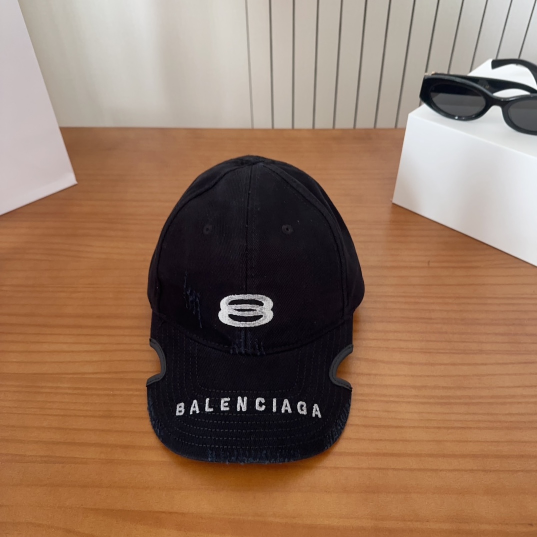 

遮阳防晒神器｜新款遮阳
巴黎世*渔夫帽，经典的潮酷风，太 nice👍😍
好看的不要不要的😉巨防嗮❗️