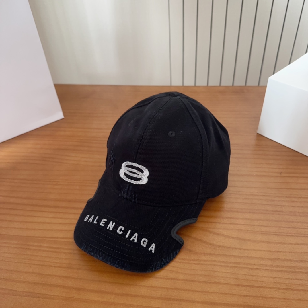 

遮阳防晒神器｜新款遮阳
巴黎世*渔夫帽，经典的潮酷风，太 nice👍😍
好看的不要不要的😉巨防嗮❗️