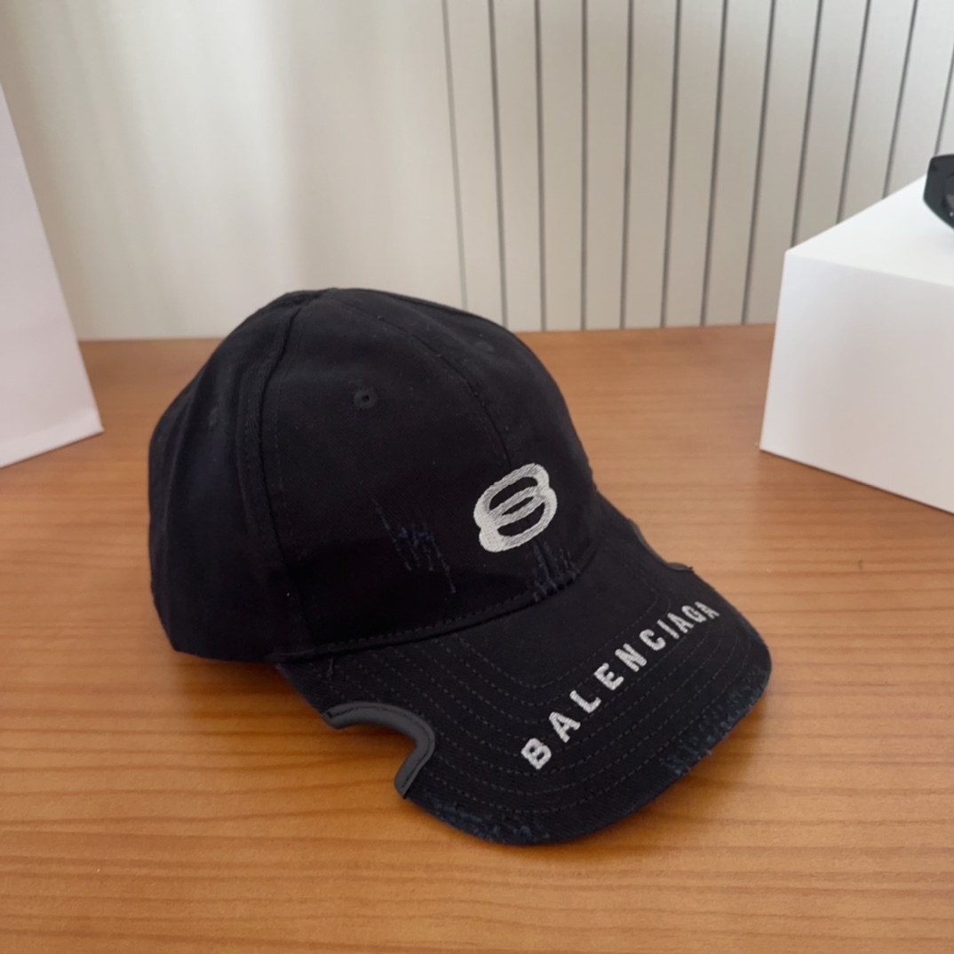 

遮阳防晒神器｜新款遮阳
巴黎世*渔夫帽，经典的潮酷风，太 nice👍😍
好看的不要不要的😉巨防嗮❗️