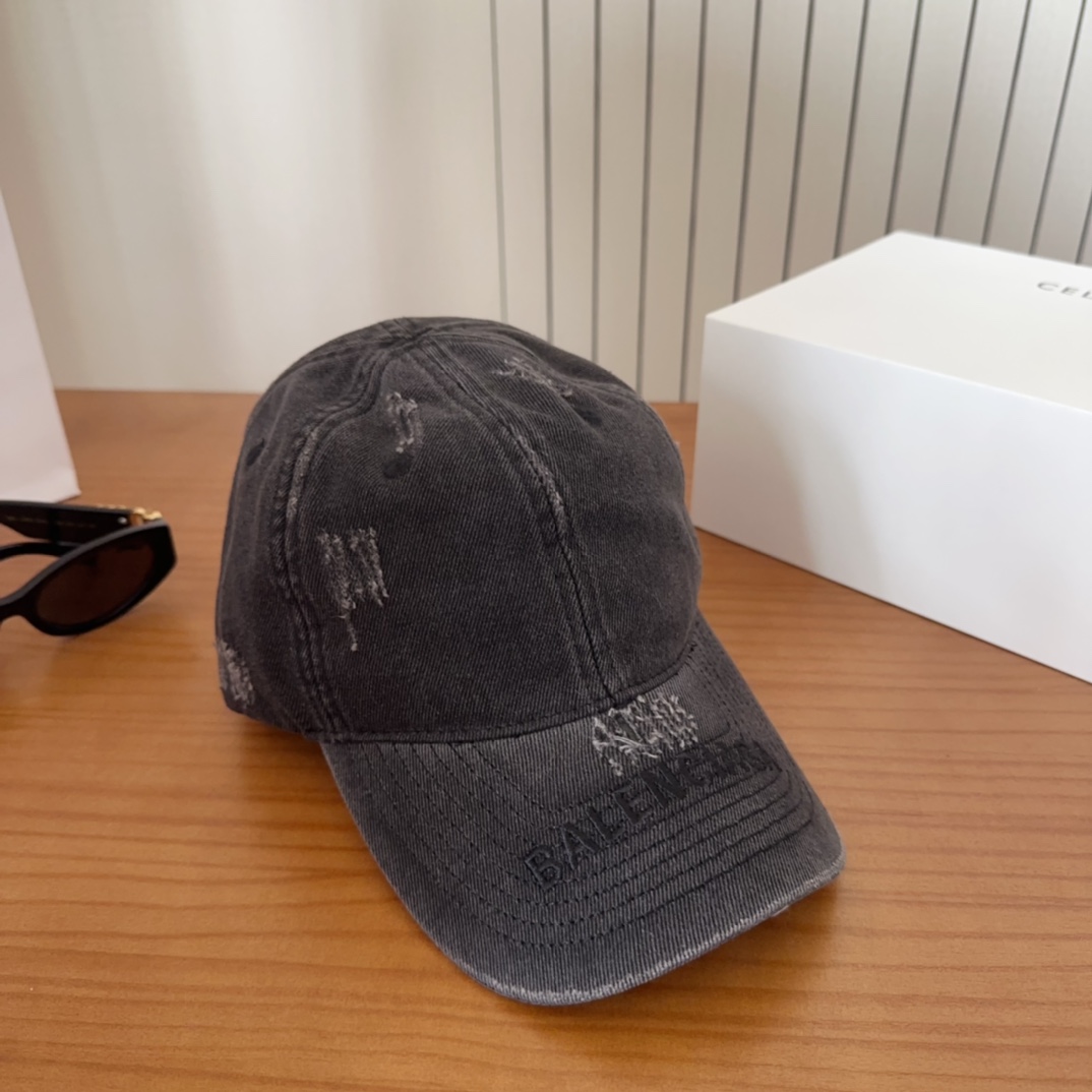 遮阳防晒神器|新款遮阳
巴黎世*渔夫帽,经典的潮酷风,太 nice👍😍
好看的不要不要的😉巨防嗮❗️