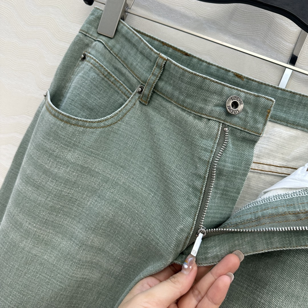 独家首发❤️爆单推荐，Lw时髦精穿搭！做旧双色织绿牛仔💚阔腿直筒裤！松弛感拉满的清爽look。进口牛仔筋