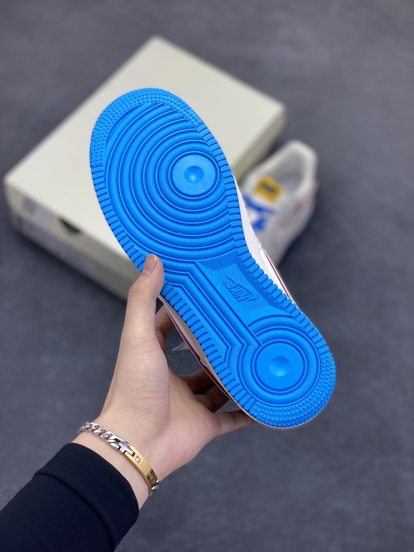 图片[5]-NIke Air Force 1 \’07 Low 马里奥联名–白蓝彩 空军一号低帮 运动鞋 休闲鞋 折边针车 工艺难度大 原楦头原纸板 原装鞋盒 原厂鞋底 超高清洁度 细节完美 货号：SC0601-567 尺码：36 36.5 37.5 38 38.5 39 40 40.5 41 42 42.5 43 44 44.5 45-选品中心