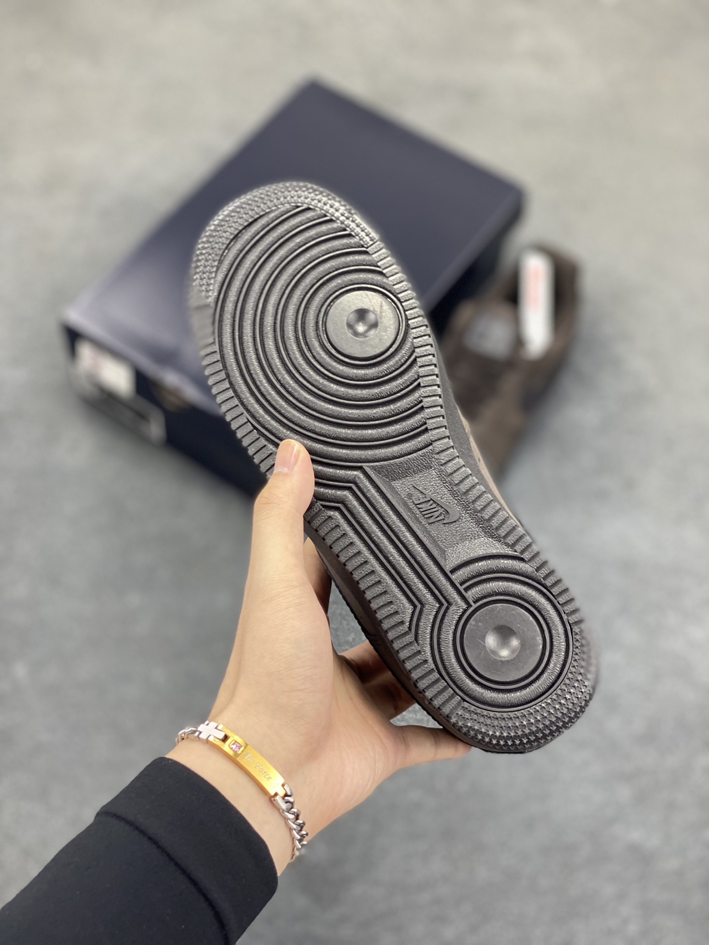 图片[5]-Nike Air Force 1 深棕 原楦头原纸板 打造纯正空军版型#专注外贸渠道 全掌内置蜂窝气垫 #原盒配件 原厂中底钢印、拉帮完美 货号：DR9503-200 尺码：36 36.5 37.5 38 38.5 39 40 40.5 41 42 42.5 43 44 44.5 45-选品中心