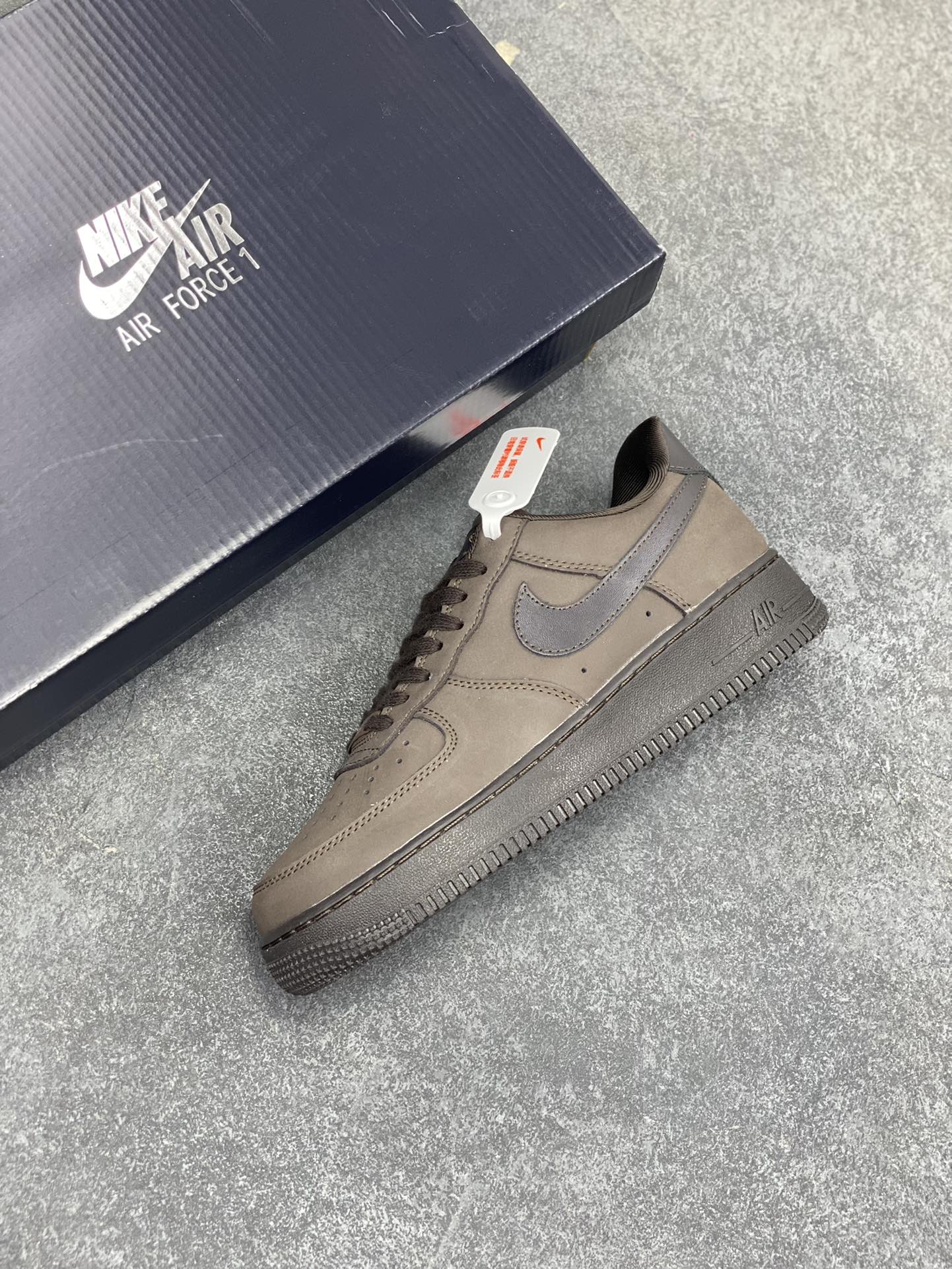图片[7]-Nike Air Force 1 深棕 原楦头原纸板 打造纯正空军版型#专注外贸渠道 全掌内置蜂窝气垫 #原盒配件 原厂中底钢印、拉帮完美 货号：DR9503-200 尺码：36 36.5 37.5 38 38.5 39 40 40.5 41 42 42.5 43 44 44.5 45-选品中心